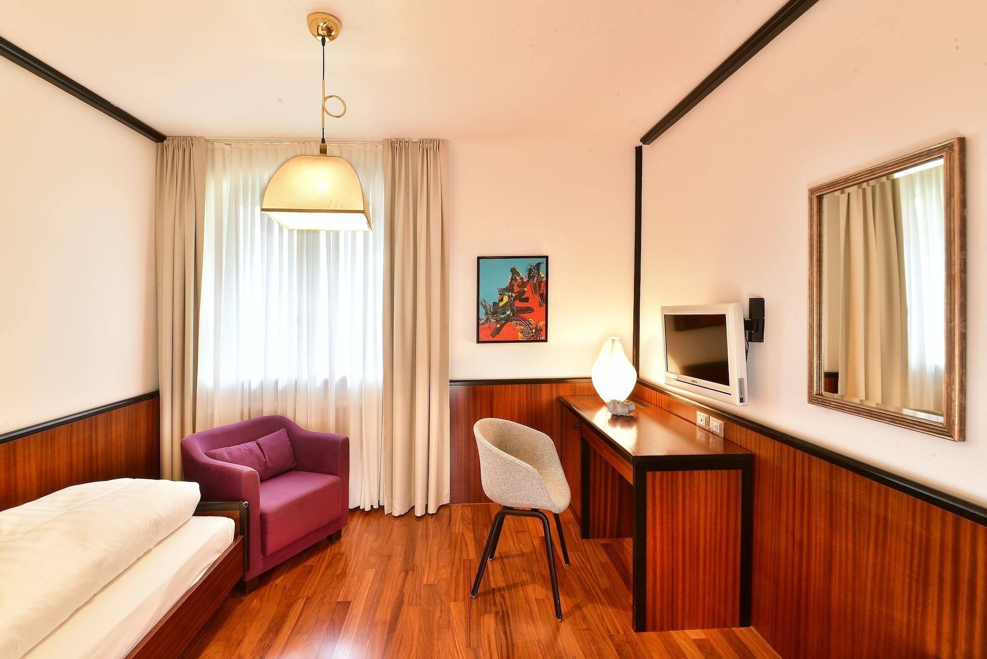 Hotel Juliane เมราโน ภายนอก รูปภาพ