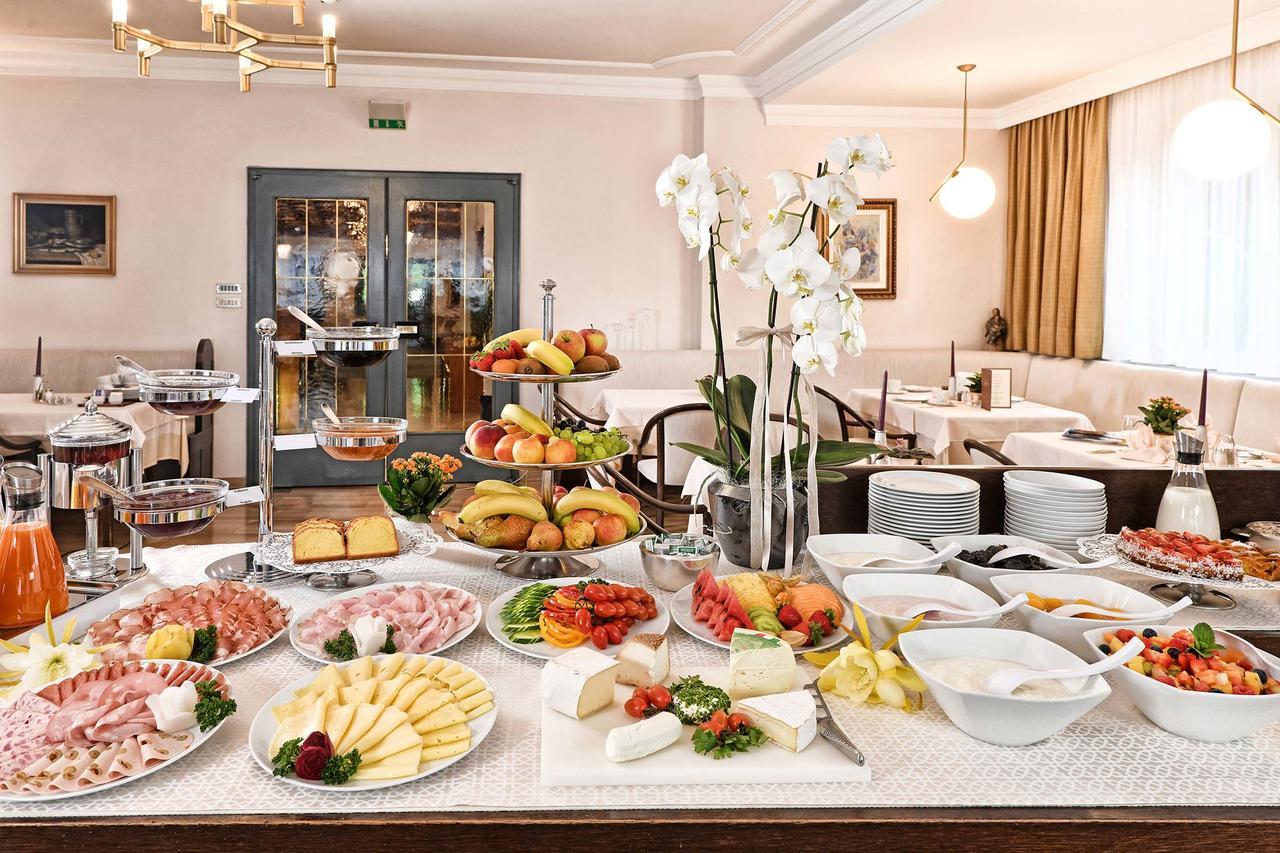 Hotel Juliane เมราโน ภายนอก รูปภาพ