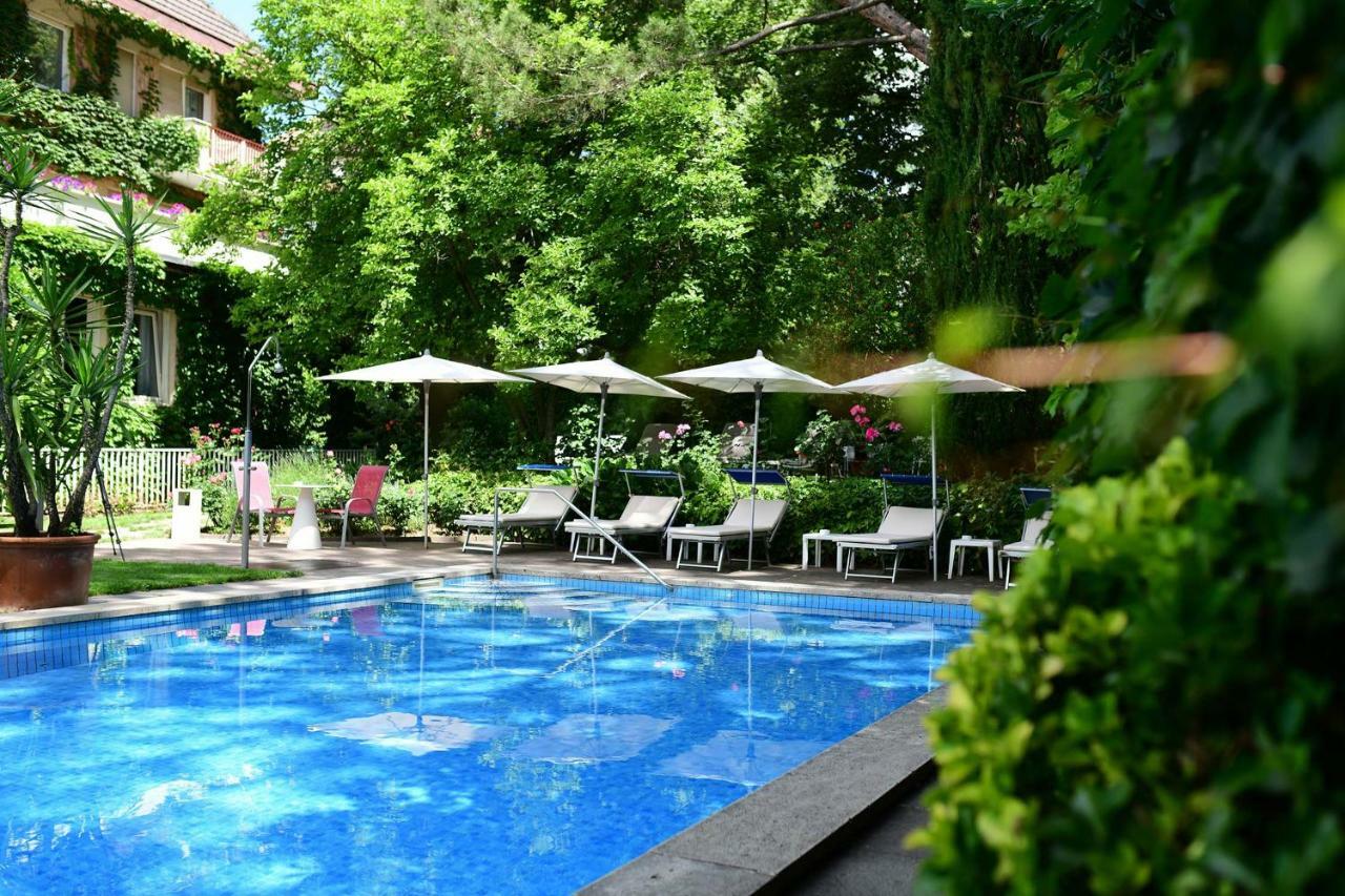 Hotel Juliane เมราโน ภายนอก รูปภาพ